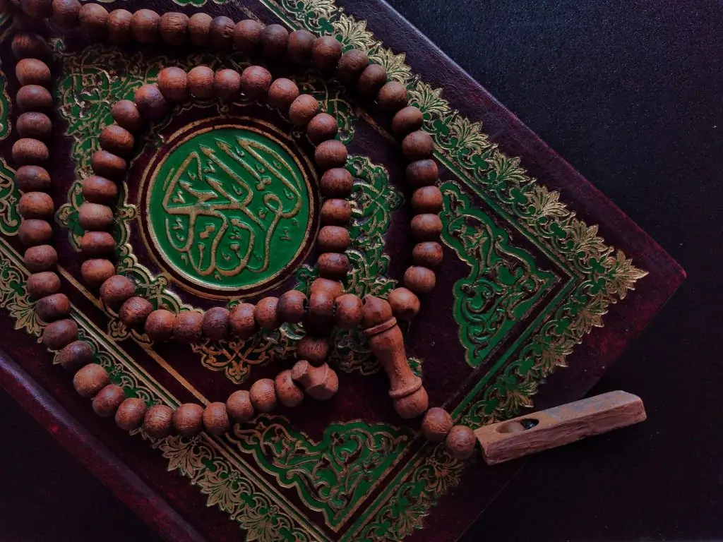 Brown Tasbih on the Holy Quran